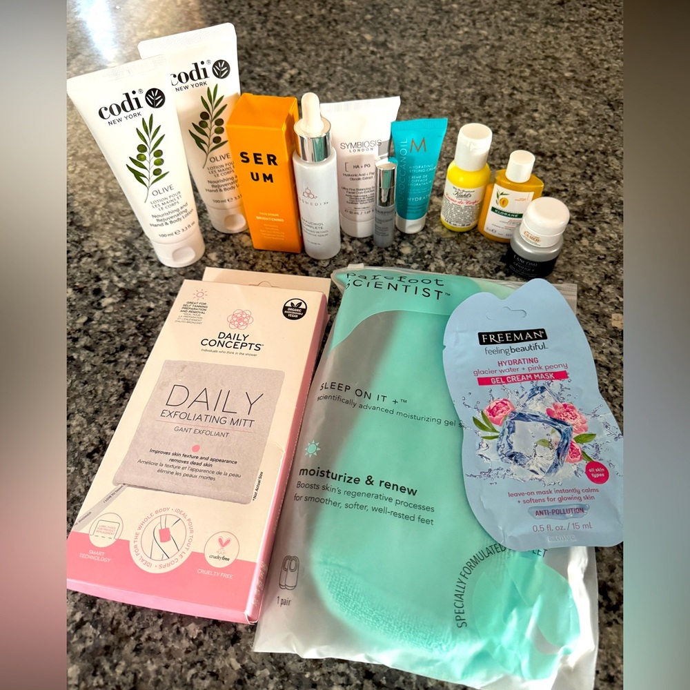 NEW skincare bundle - includes 14 products for face and body care